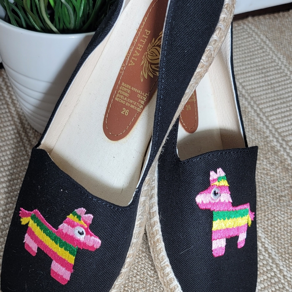 Flats La Piñata